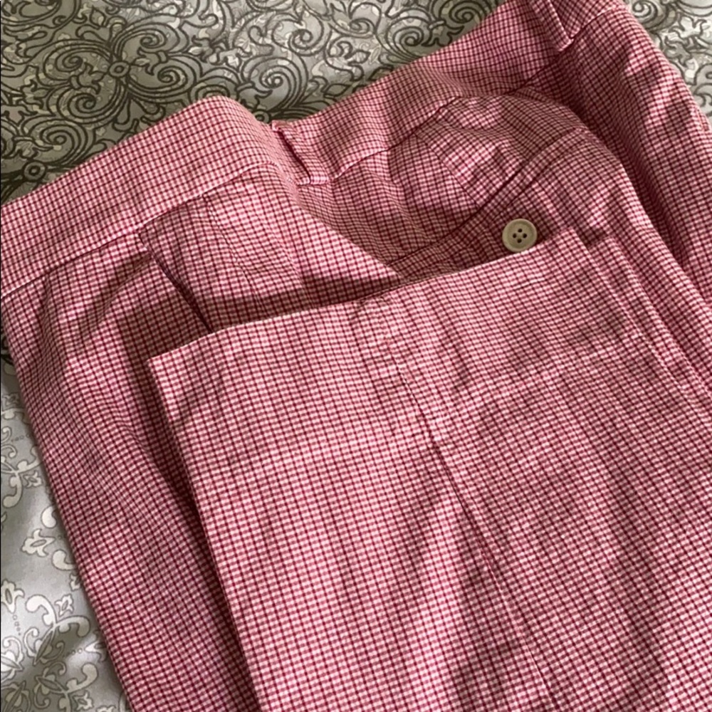 Red houndstooth cotton crop